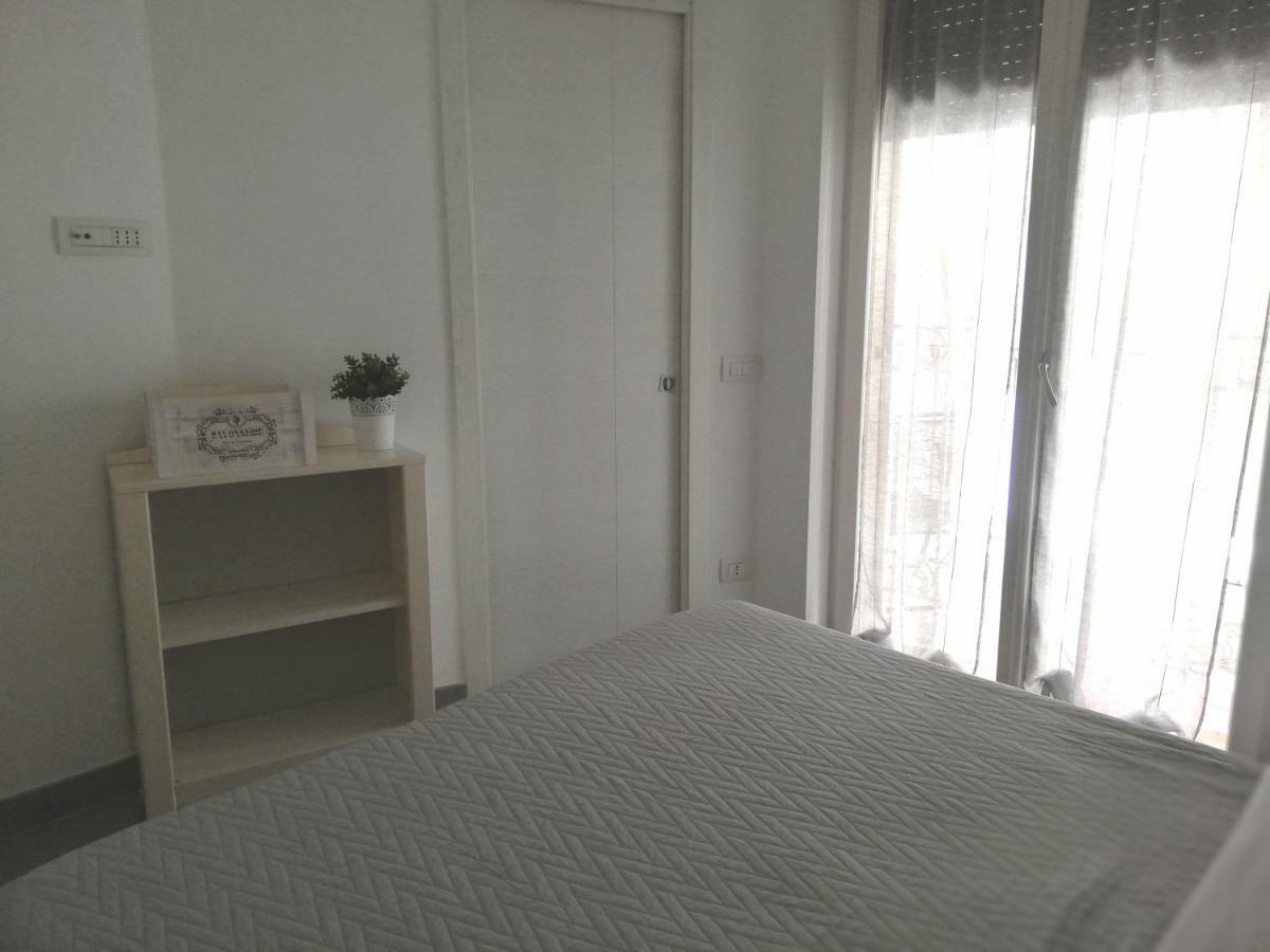 Divas Appartamento Napels Buitenkant foto