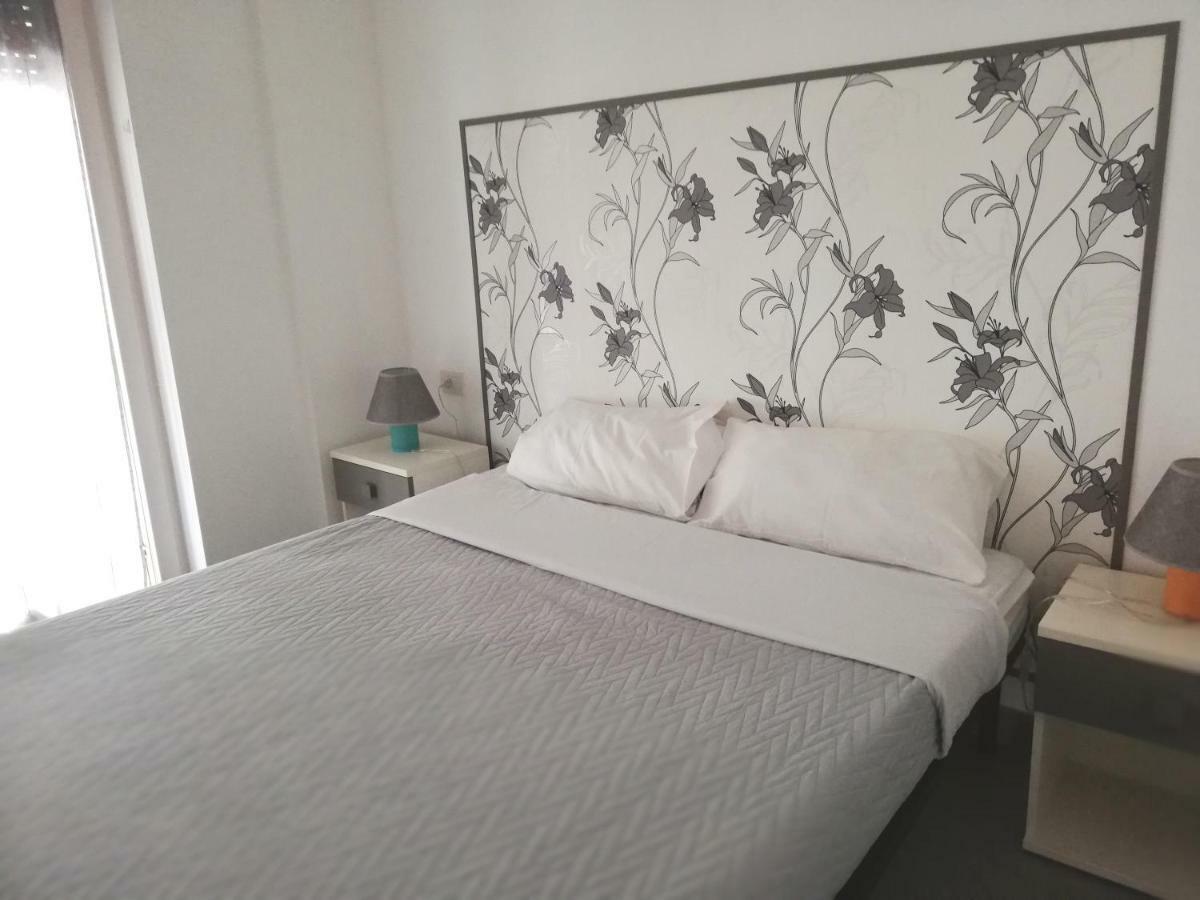 Divas Appartamento Napels Buitenkant foto